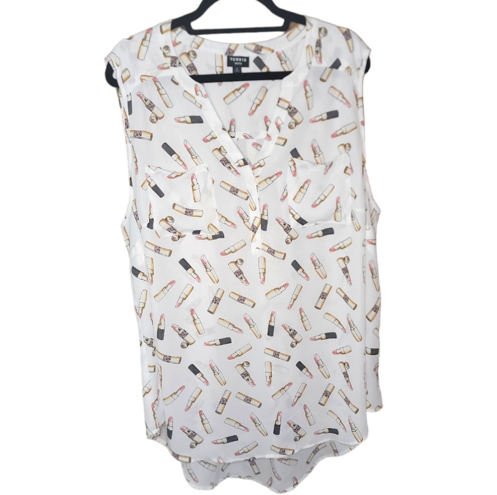 Lipstick Print V-Neck Tank